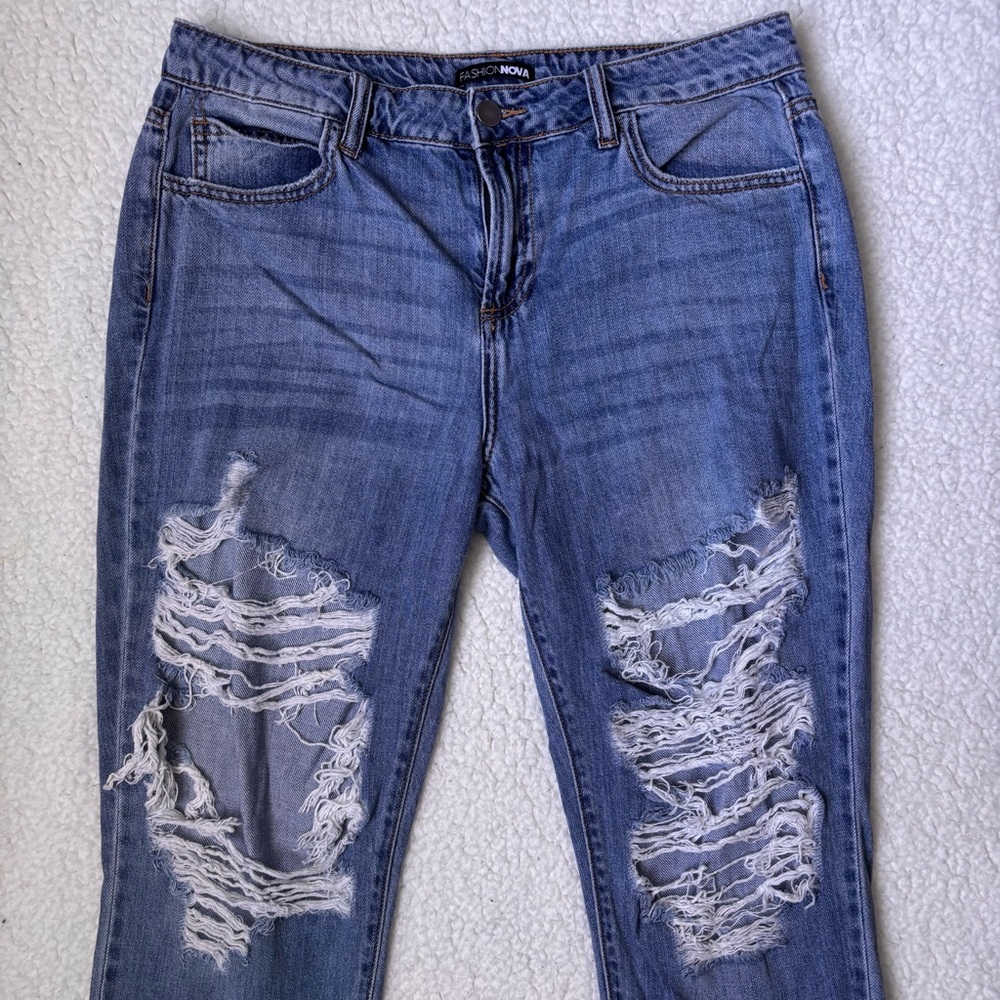 Distressed High Rise Jeans - Picture 4 of 8